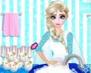 Elsa washing dishes online